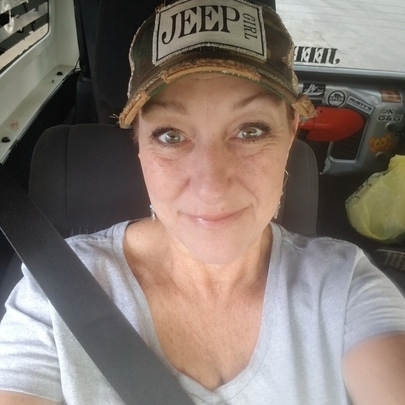 Meet your Posher, Valerie - Picture 3 of 3